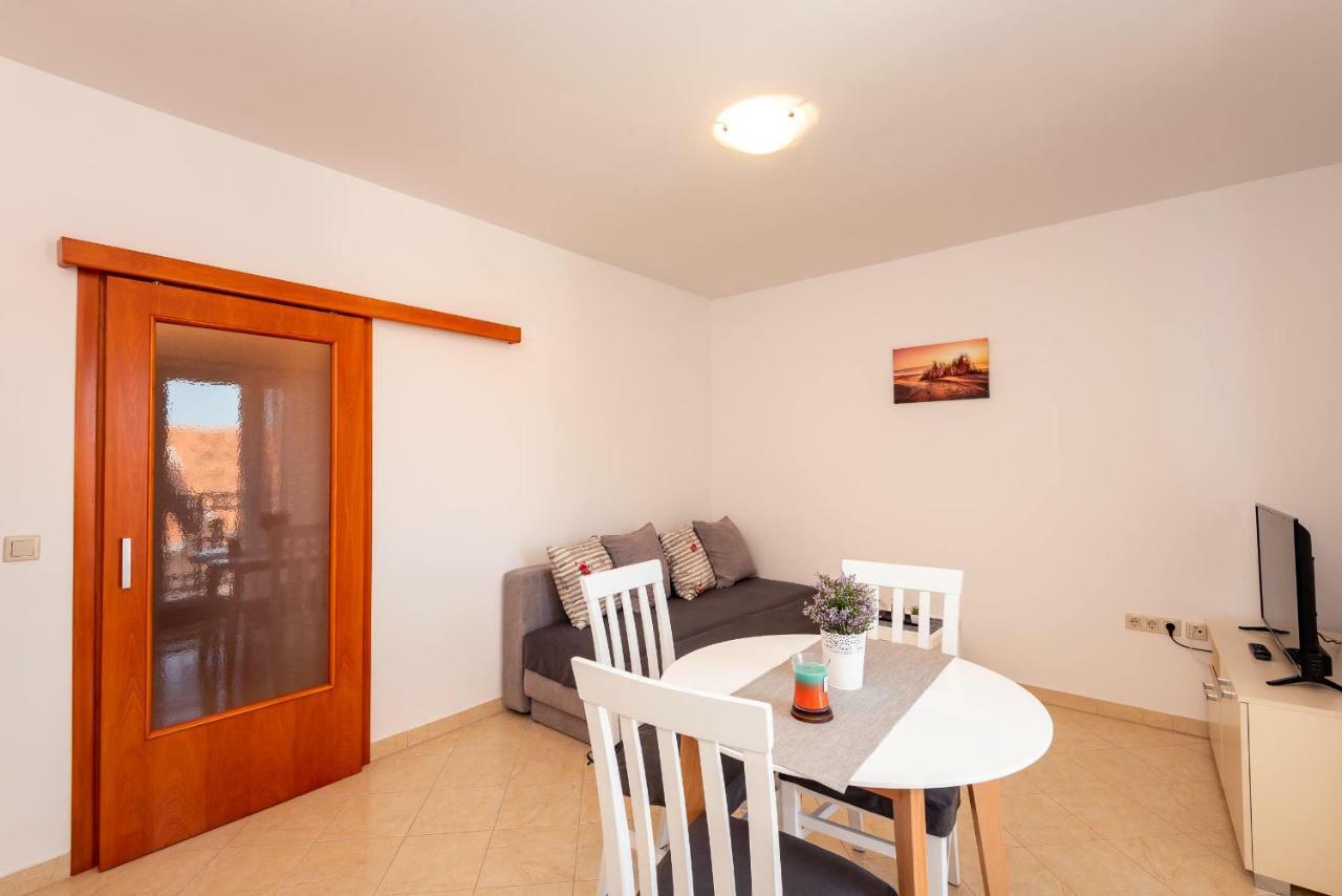 Apartmani Marina Klek Exteriör bild