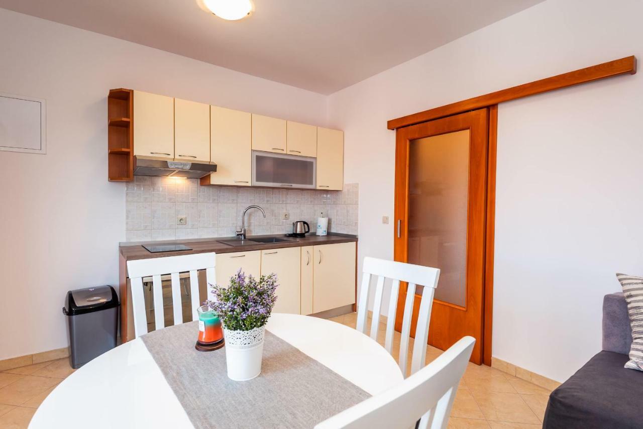 Apartmani Marina Klek Exteriör bild
