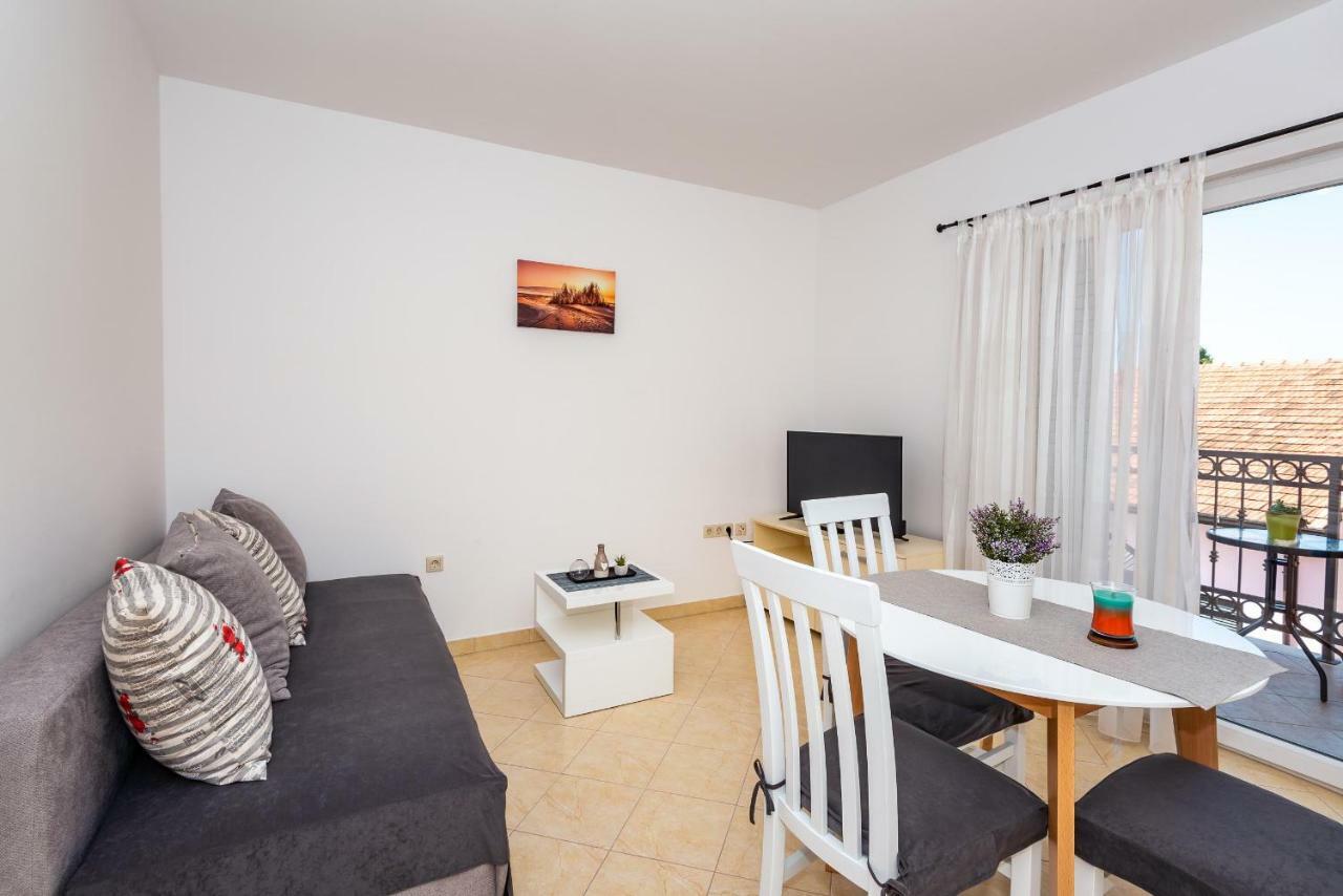 Apartmani Marina Klek Exteriör bild