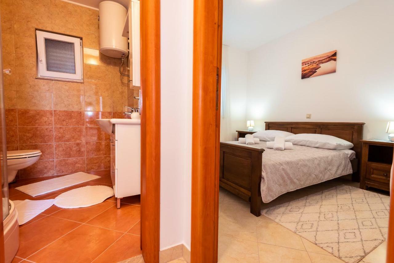 Apartmani Marina Klek Exteriör bild