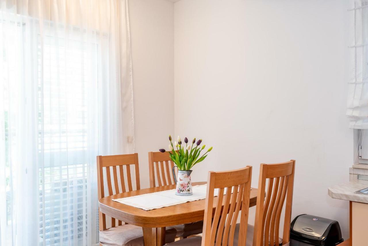 Apartmani Marina Klek Exteriör bild