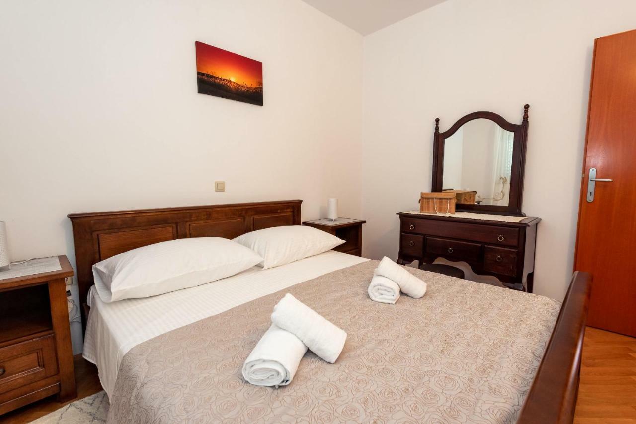Apartmani Marina Klek Exteriör bild