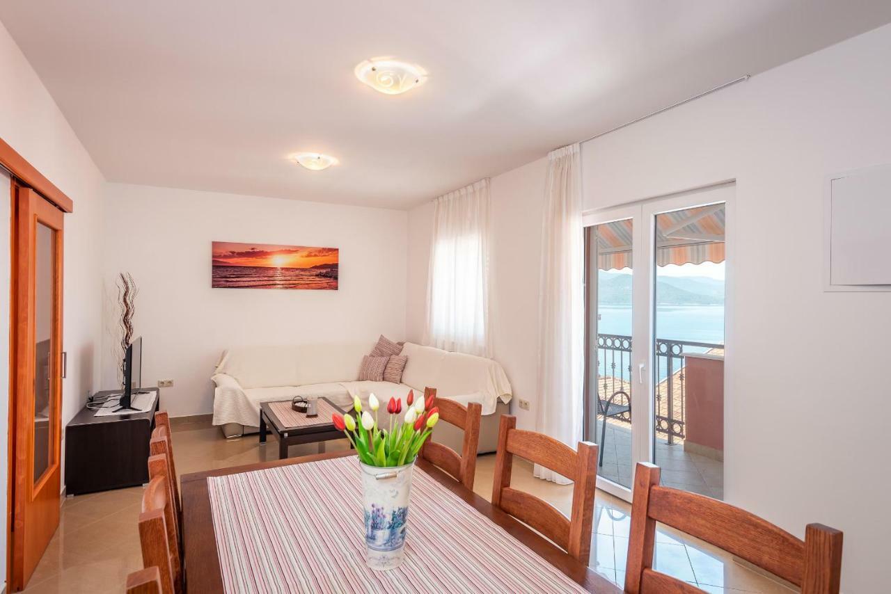 Apartmani Marina Klek Exteriör bild