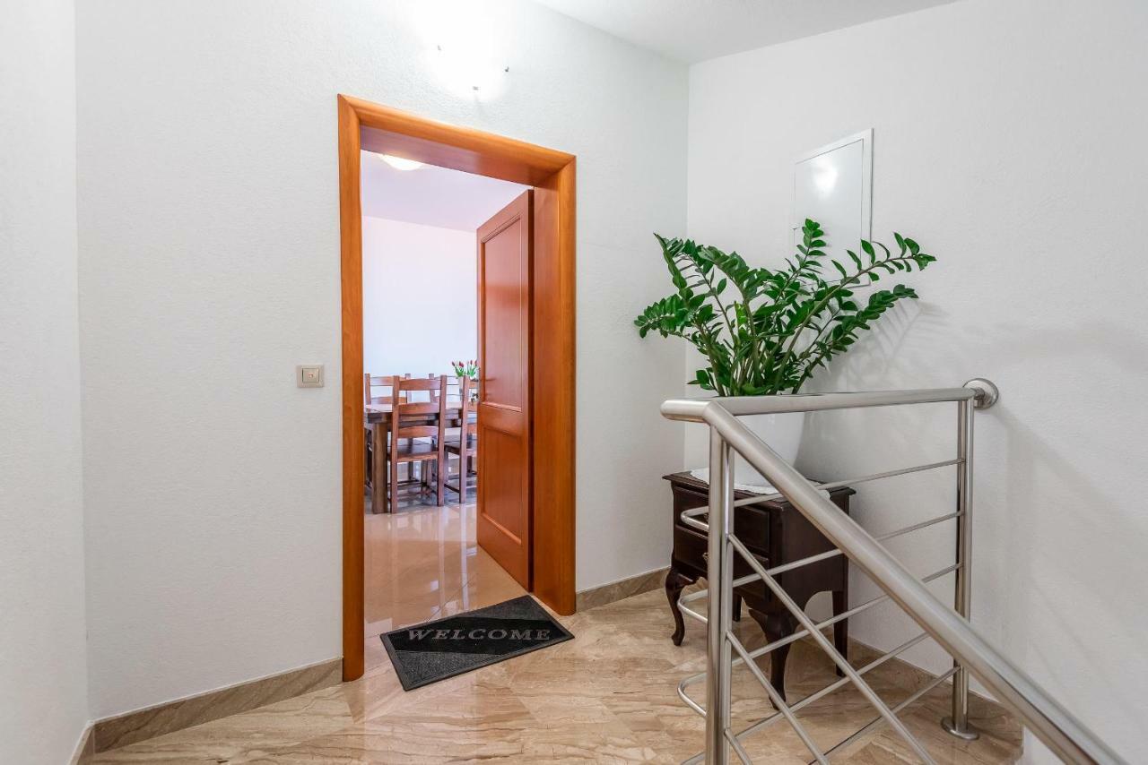 Apartmani Marina Klek Exteriör bild