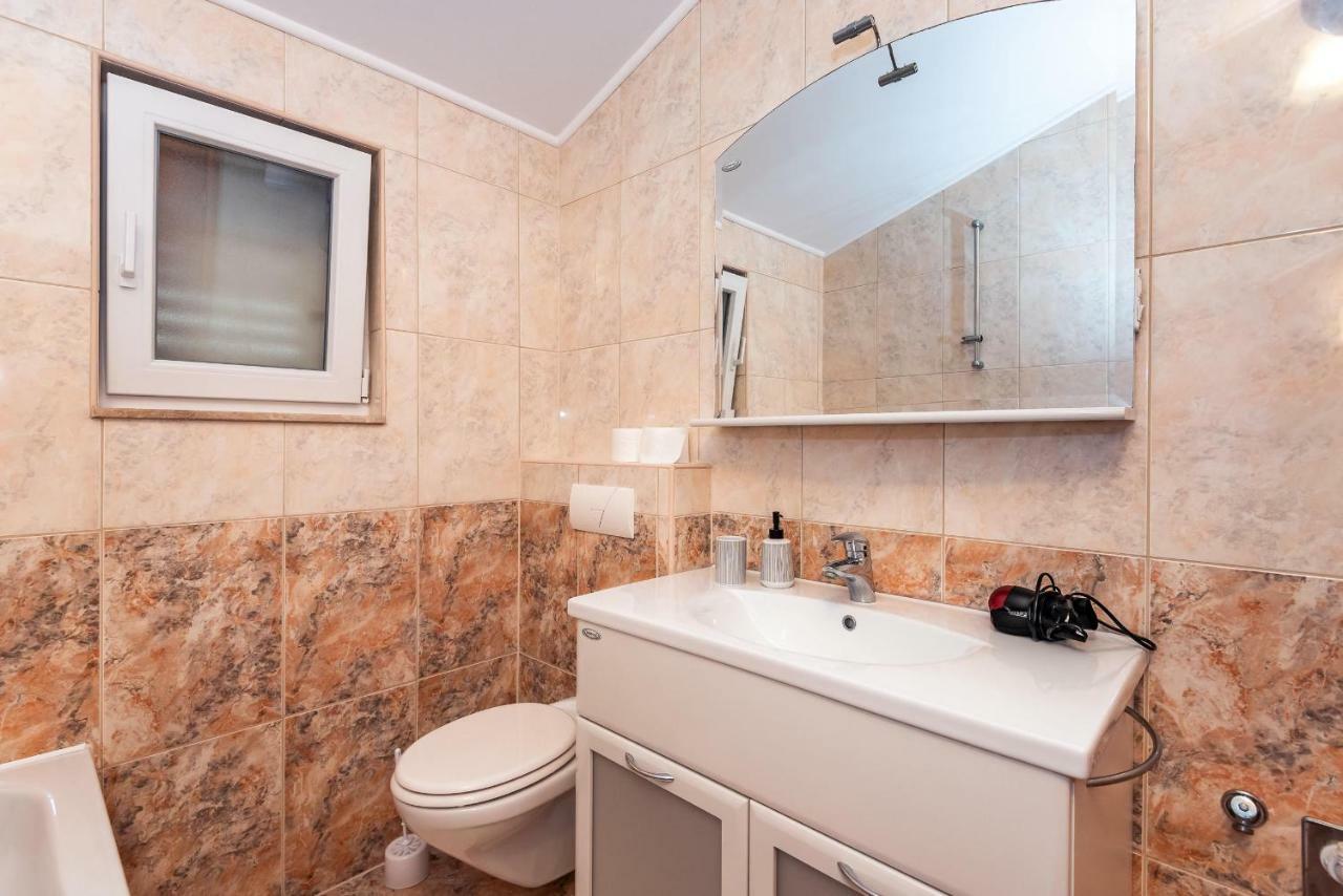 Apartmani Marina Klek Exteriör bild